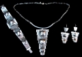 Collar, Pendientes y Pulsera Tihuanacota de plata piramidal